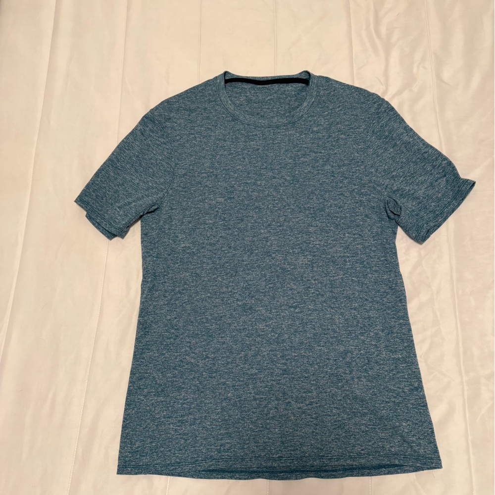 Lululemon teal t-shirt